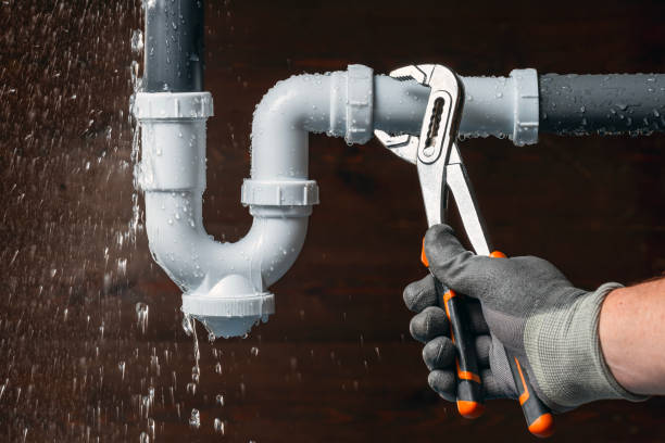 Professional Leak Detection technician working in Mc Donald, OH